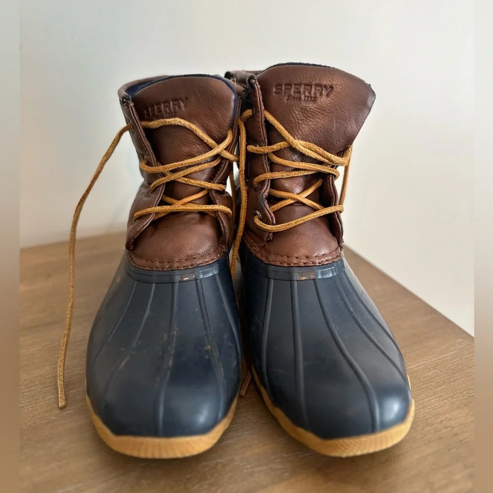 Sperry Saltwater Boot— Girls 5